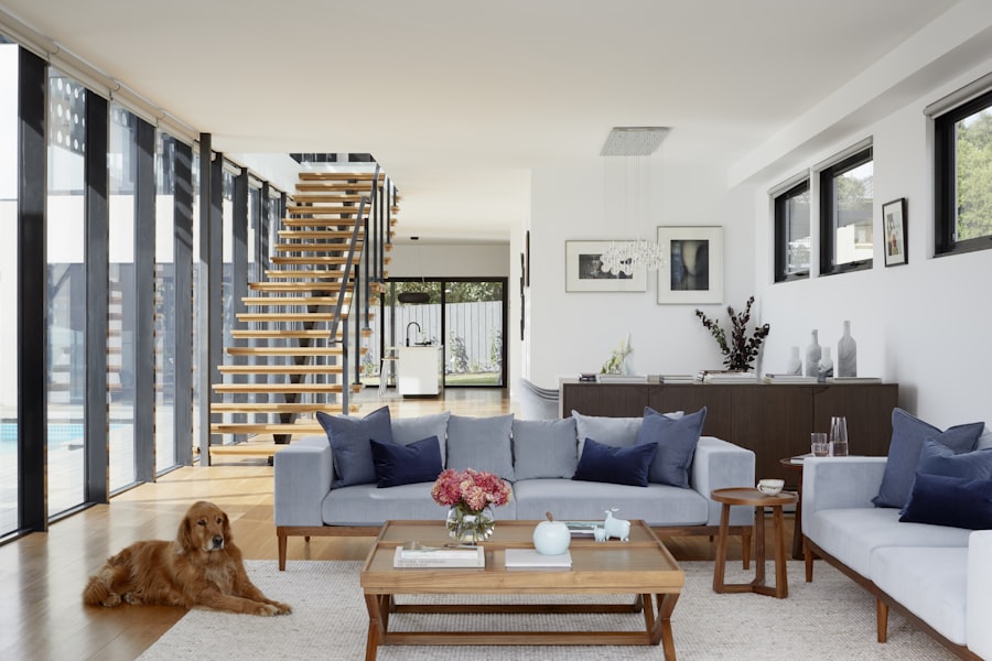 Warm contemporary lounge